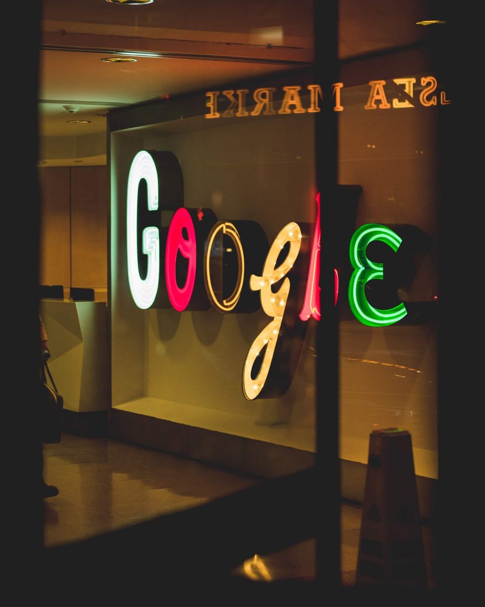 Google logo in neon letters by Arthur Osipyan on Unsplash